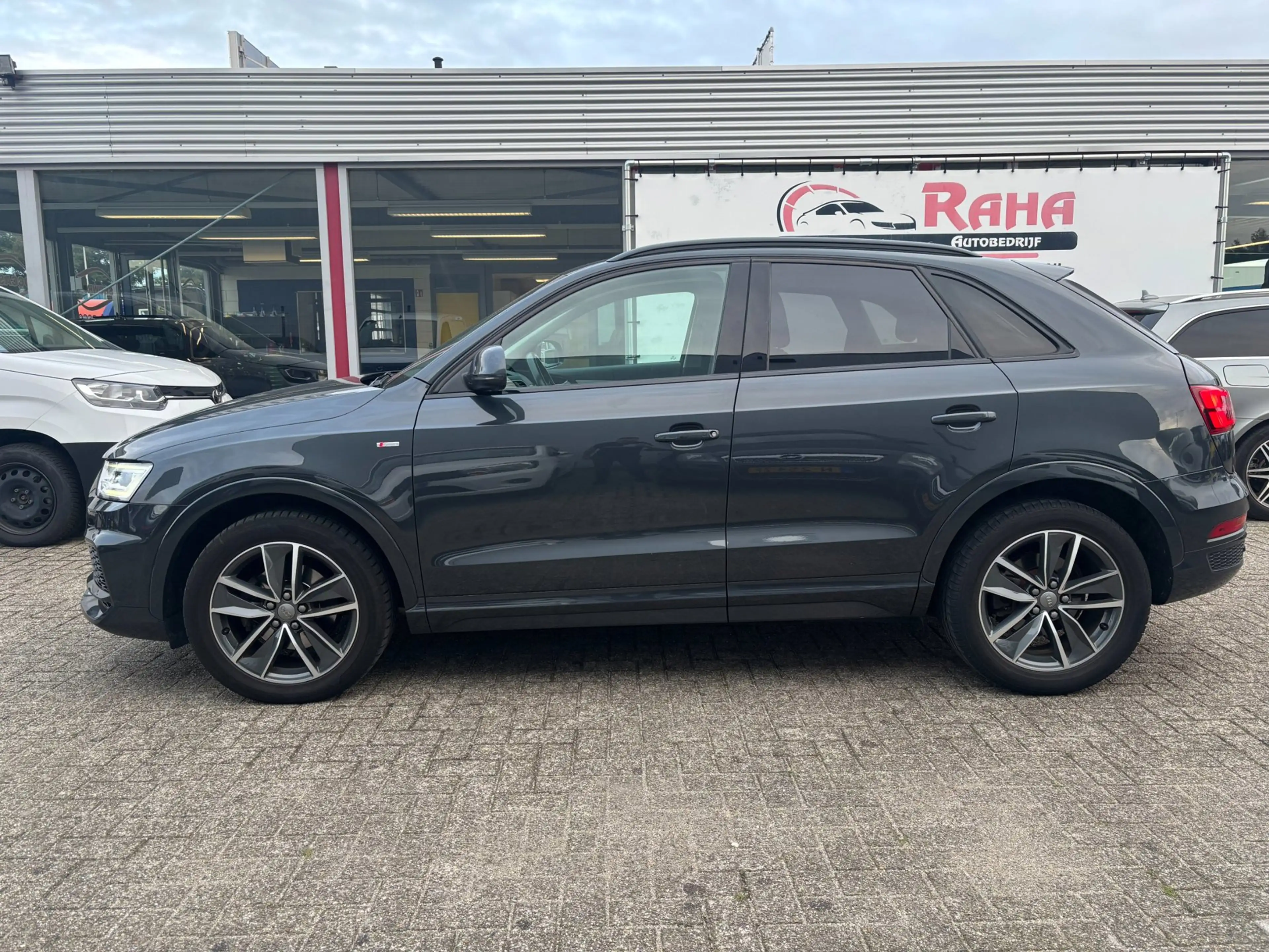 Audi Q3 1.4 TFSI CoD Sport Pro Line S — photo 4