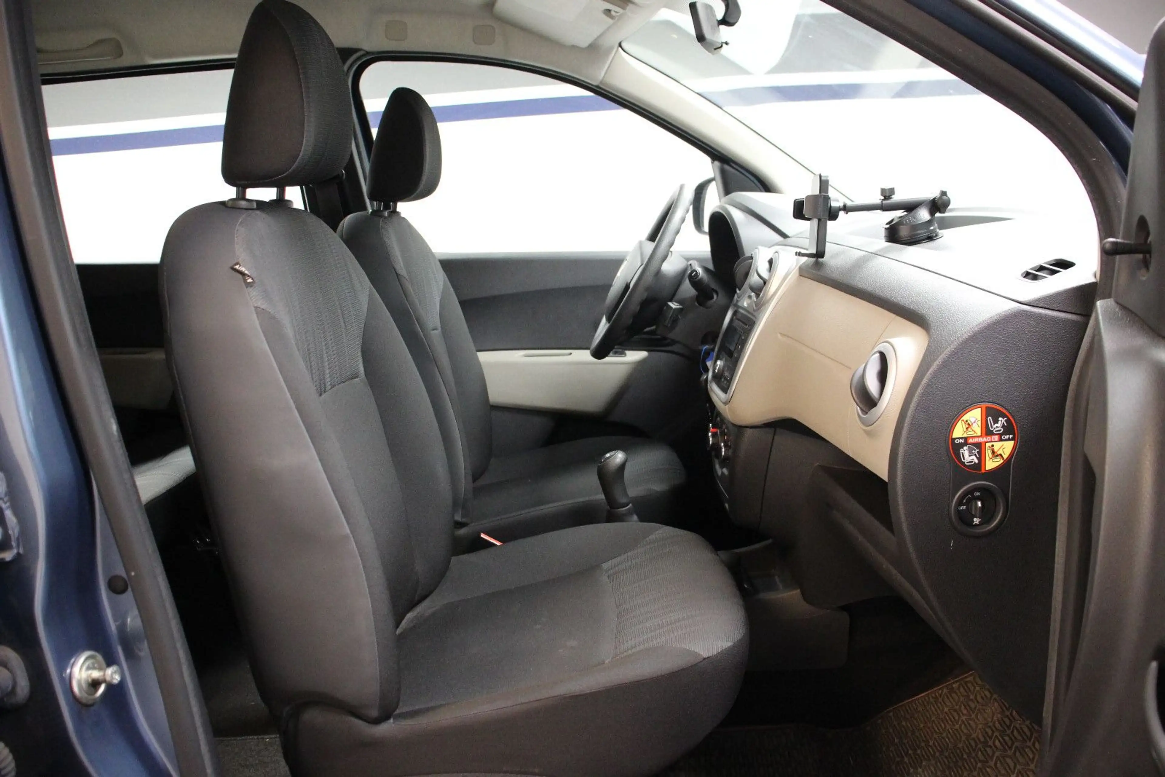 Dacia Lodgy 1.5 dCi TEMP USB TÜV NEU 1.HD 7-SITZER TOP — photo 11