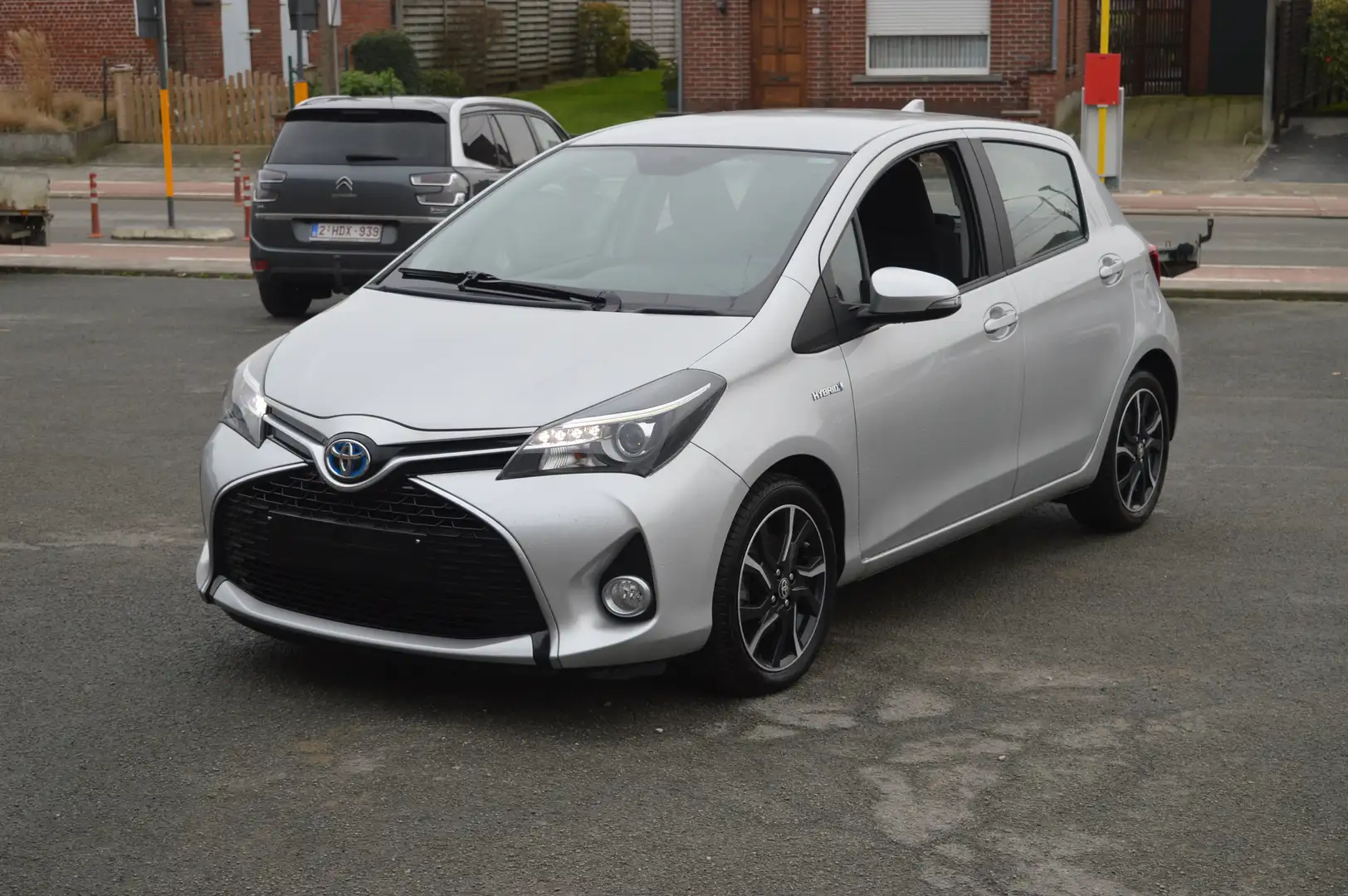 Toyota Yaris 1,5 Hybride Automaat GPS Camera Airco Argent - 2