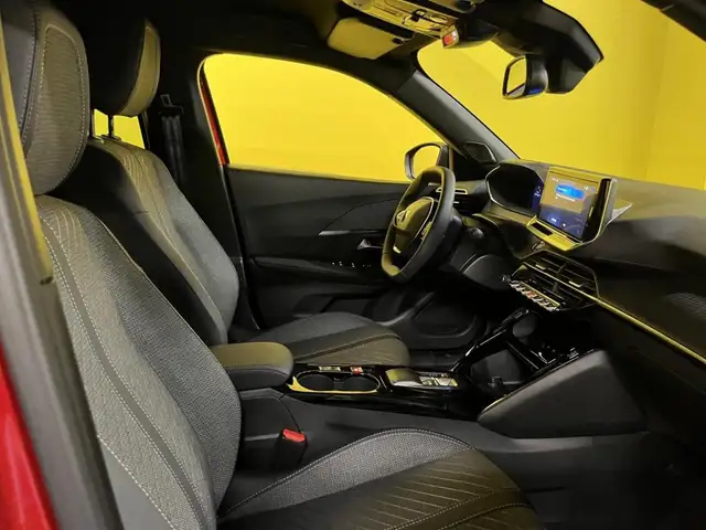 Peugeot 2008 view 2