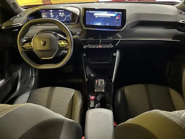 Peugeot 2008 view 11