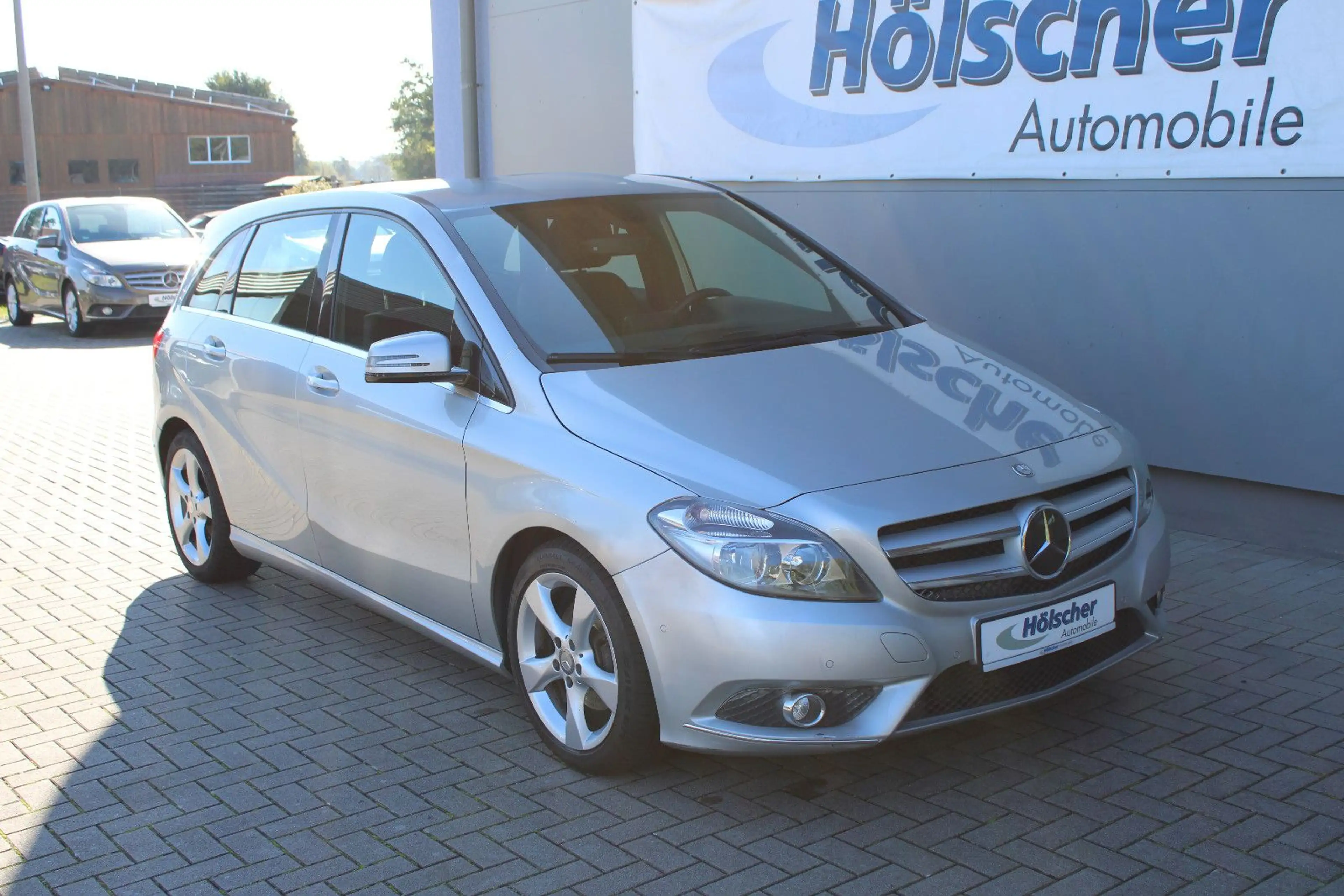 Mercedes-Benz B 200 !AUTOMATIK!NAVI;LEDER;PARKS;V&H,SITZH;