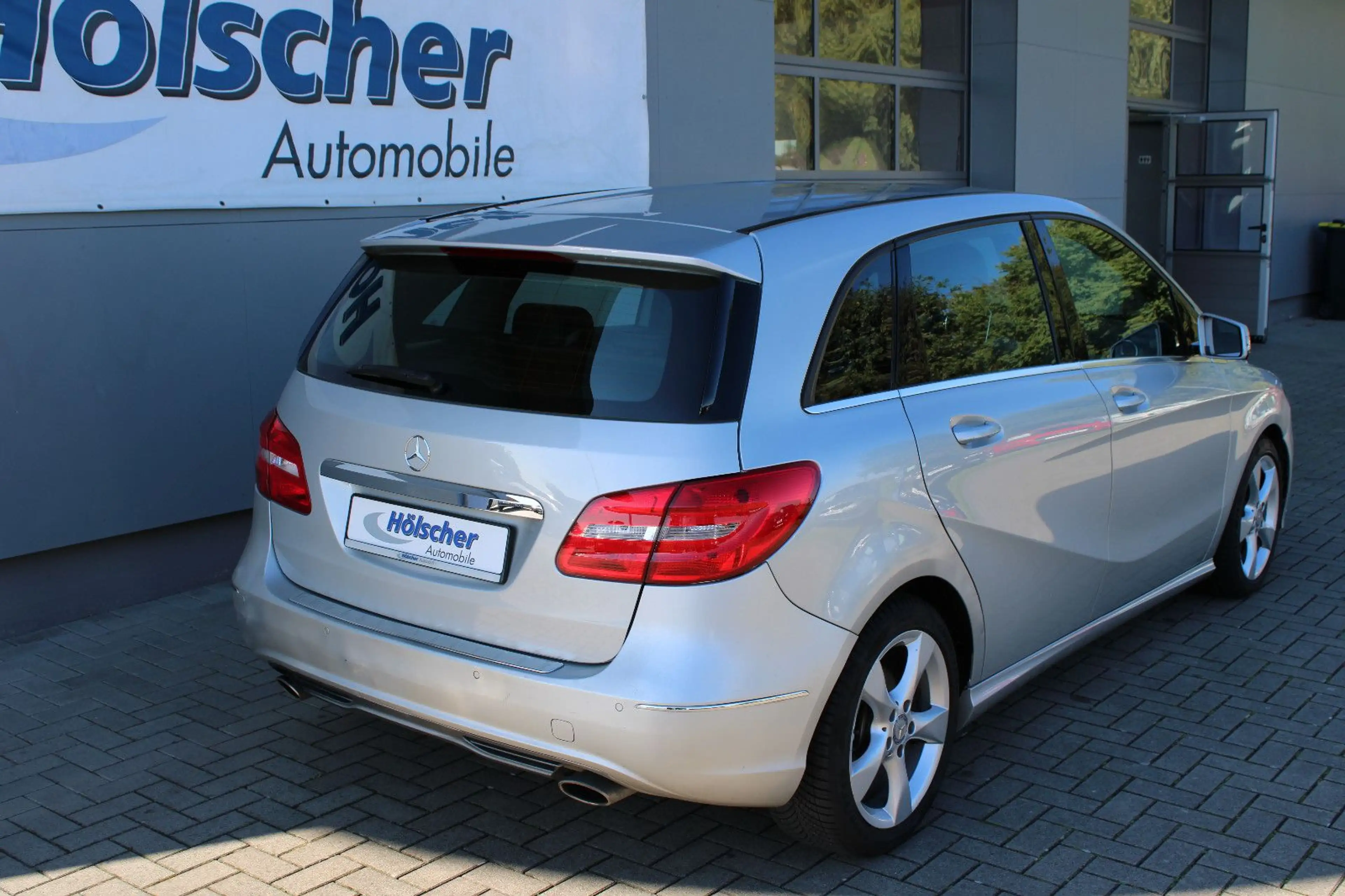 Mercedes-Benz B 200 !AUTOMATIK!NAVI;LEDER;PARKS;V&H,SITZH; — photo 2