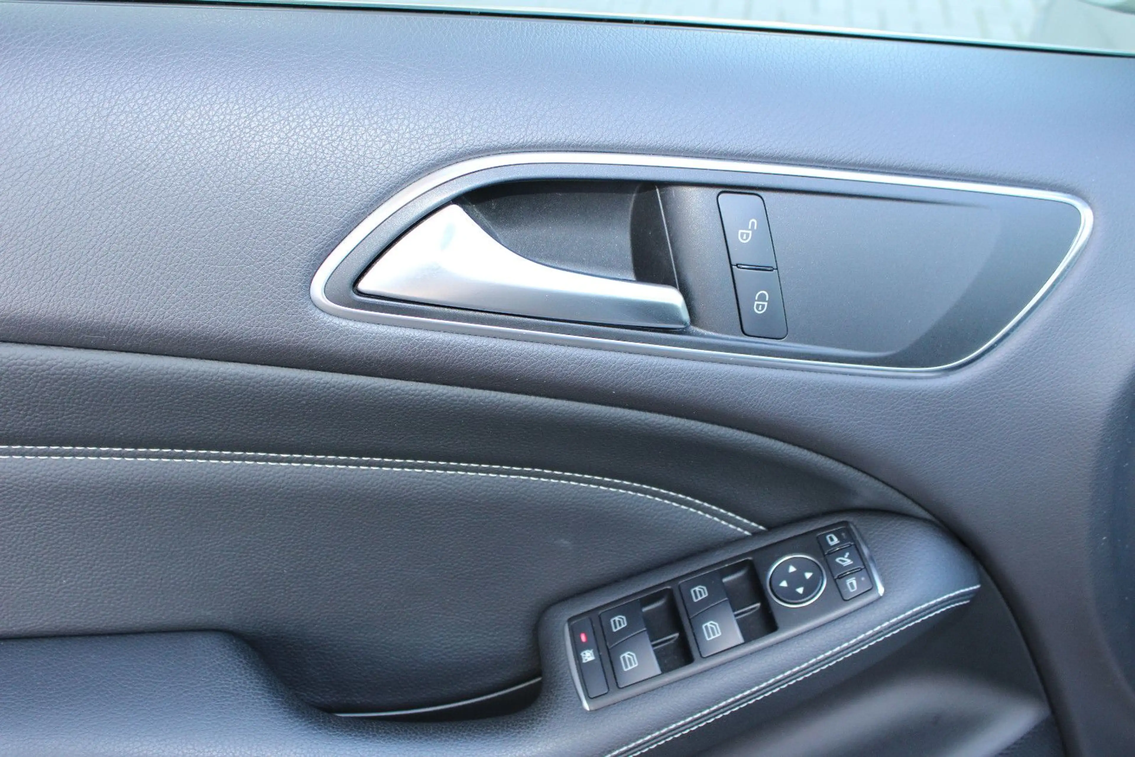 Mercedes-Benz B 200 !AUTOMATIK!NAVI;LEDER;PARKS;V&H,SITZH; — photo 7