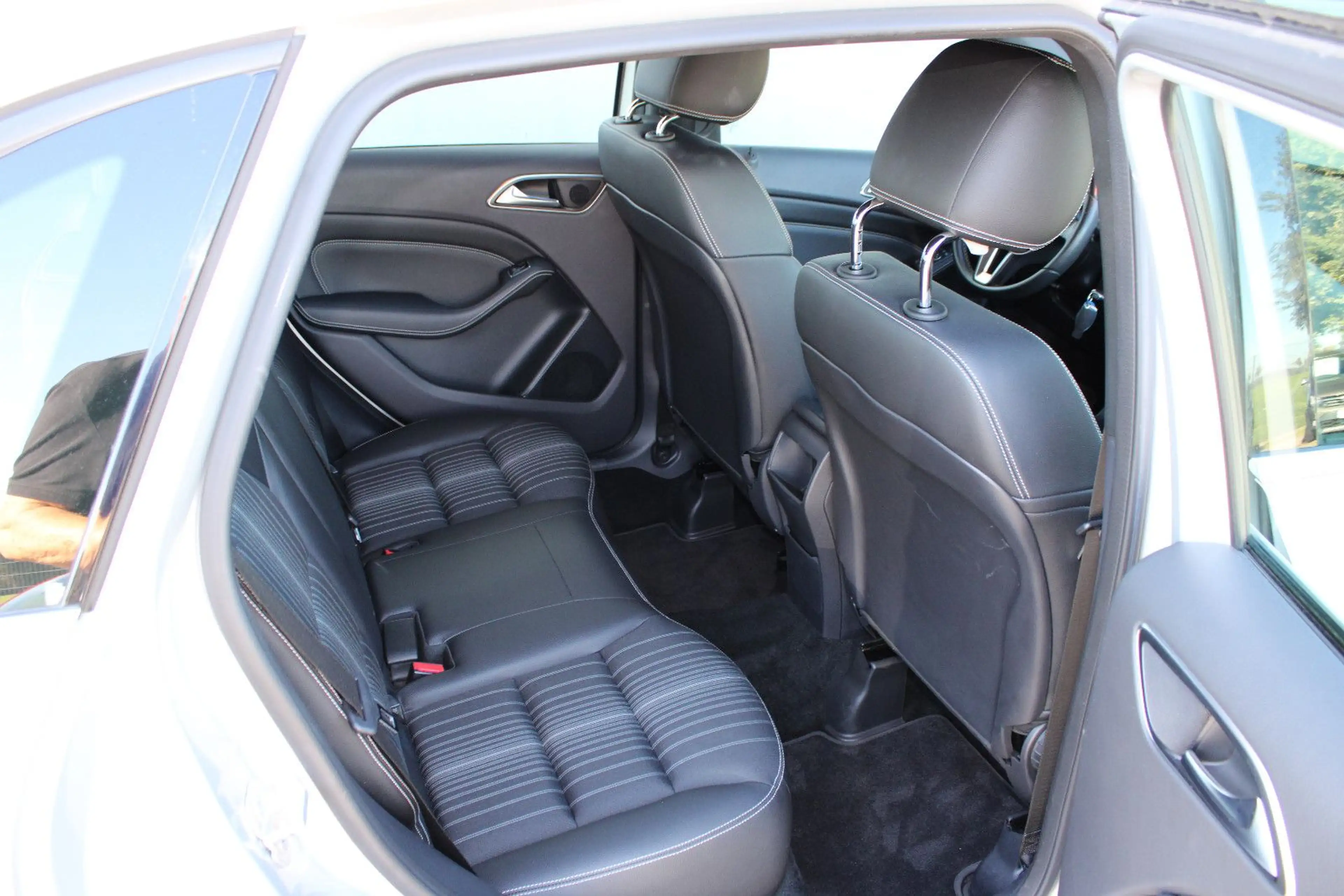 Mercedes-Benz B 200 !AUTOMATIK!NAVI;LEDER;PARKS;V&H,SITZH; — photo 14