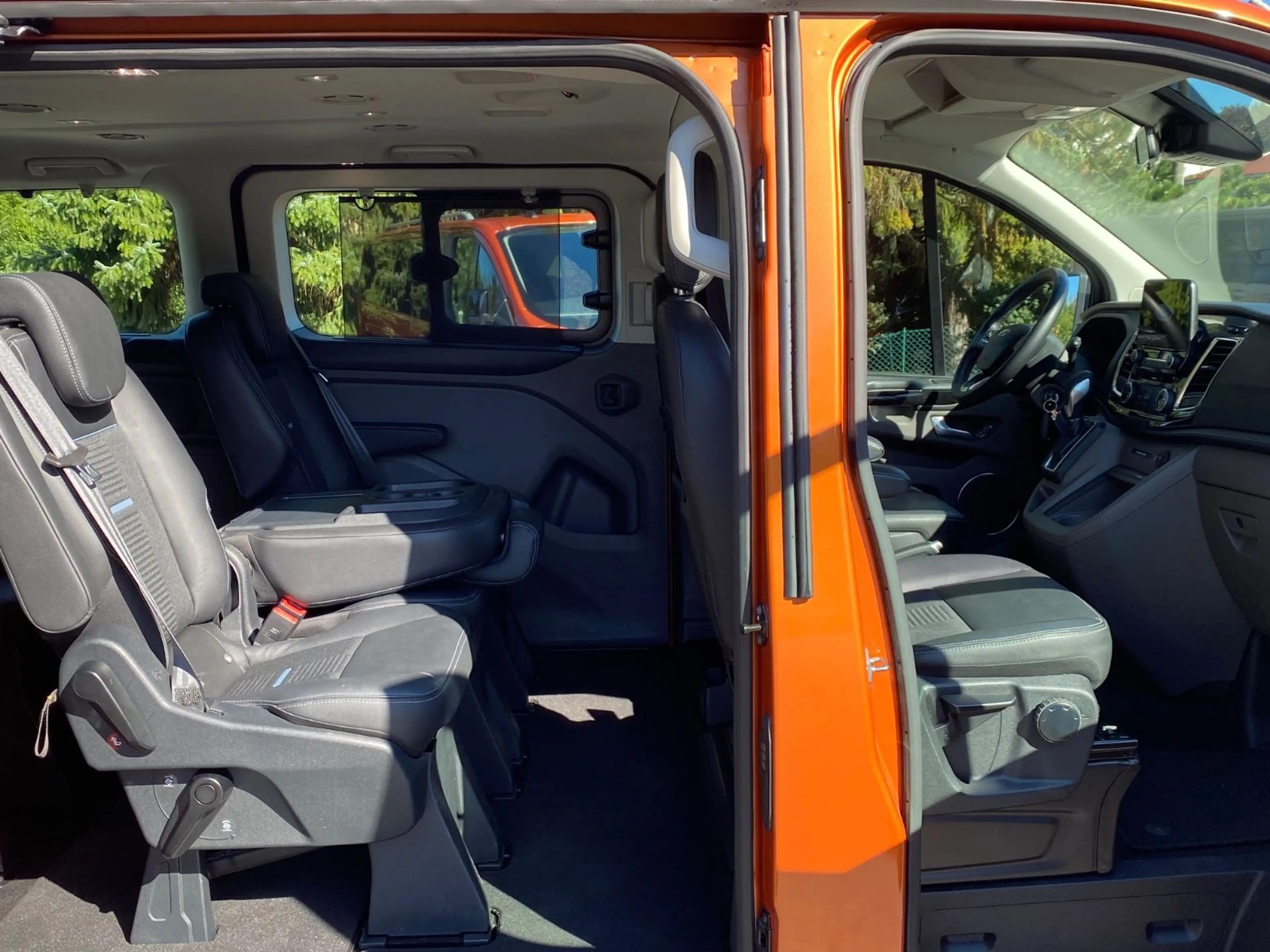 Ford Tourneo Custom Active L1 8-fach bereift — photo 13