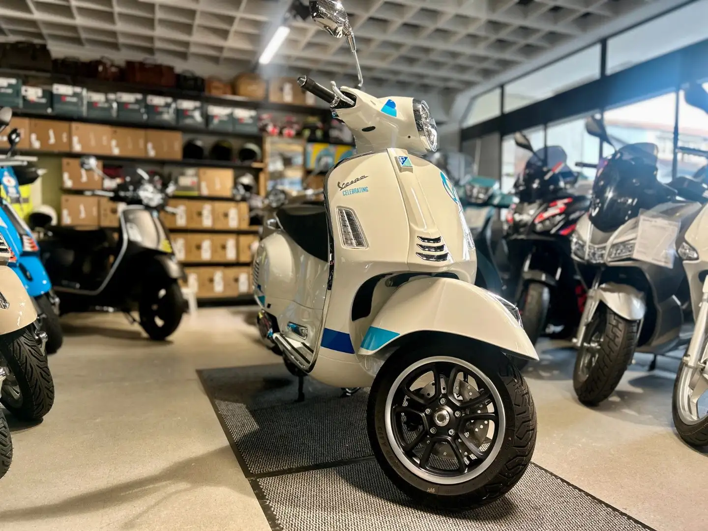 Vespa GTS 125 Super weiss Sonderpreis Beyaz - 2