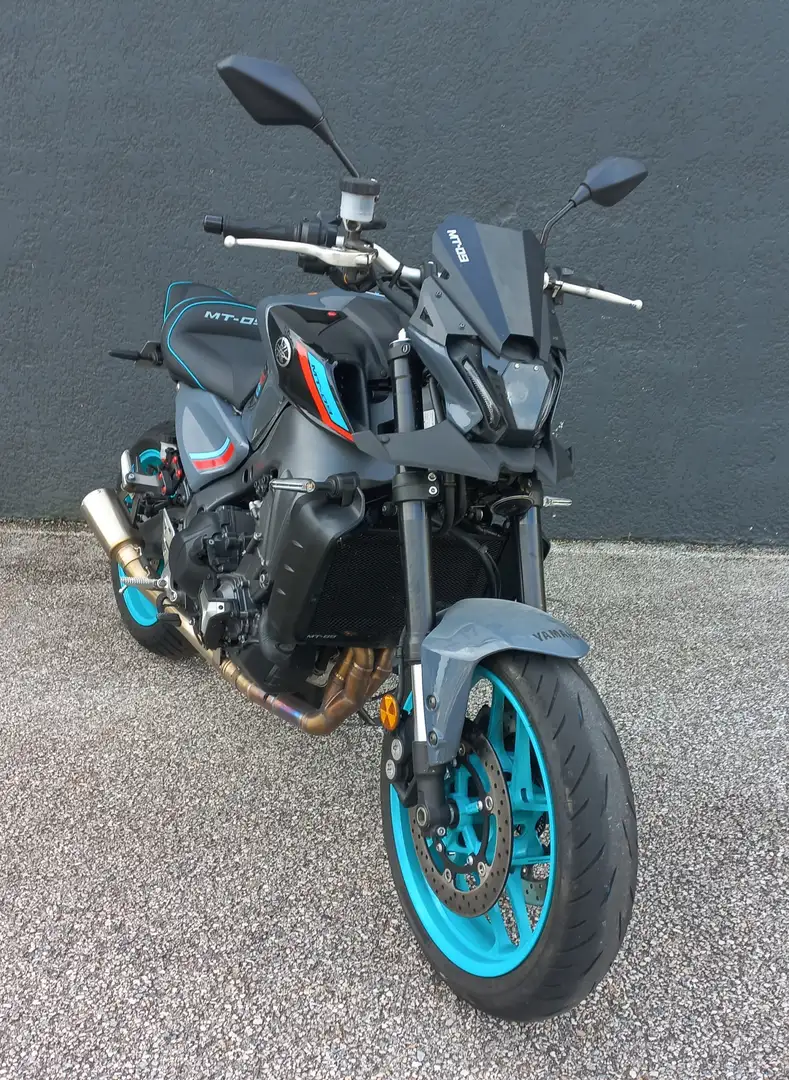 Yamaha MT-09 Gris - 2