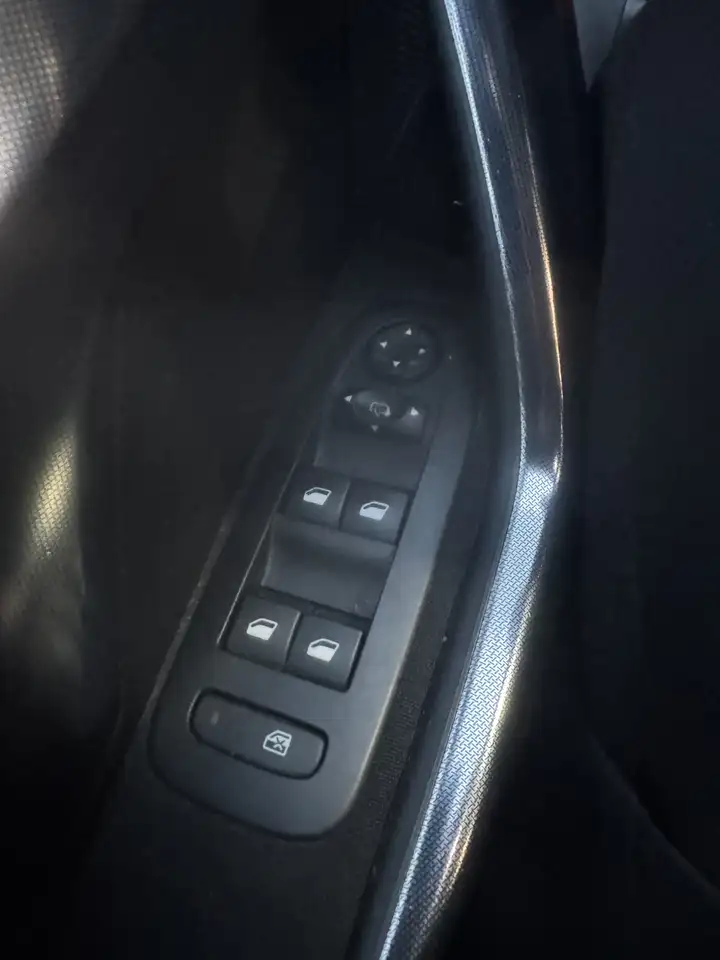 Peugeot 2008 2008 — photo 3
