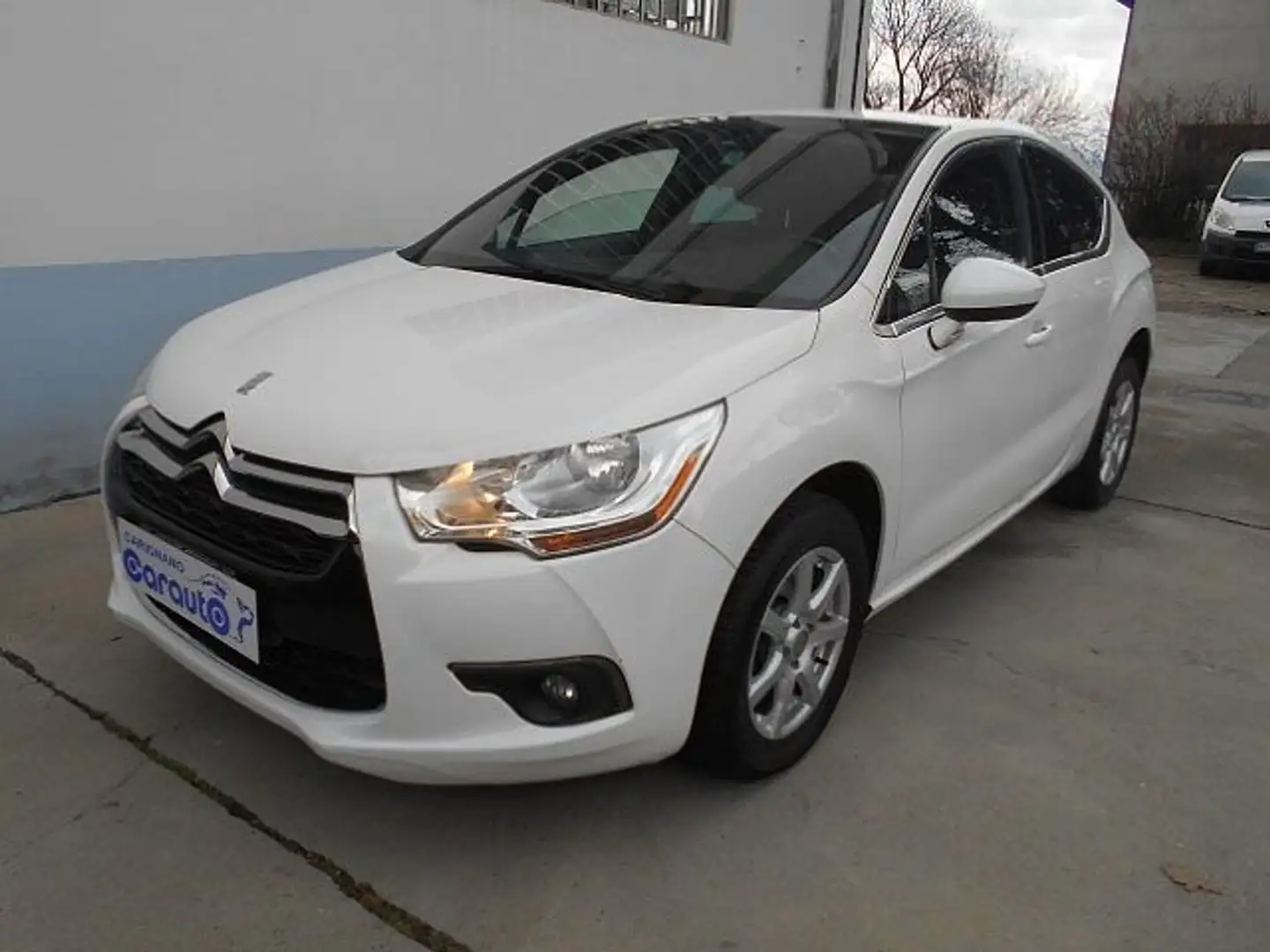 DS Automobiles DS 4 4 DS 4 1 16 HDi115 Air Chic Neopat Alb - 1