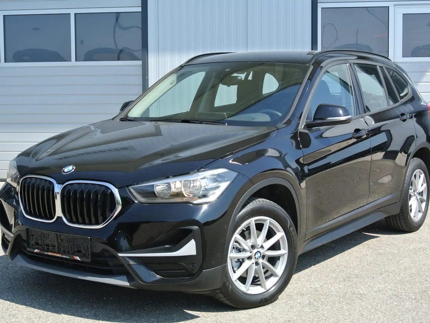 BMW X1 sDrive16d ** Head-up ** NAVI * KAMERA * Schwarz - 1