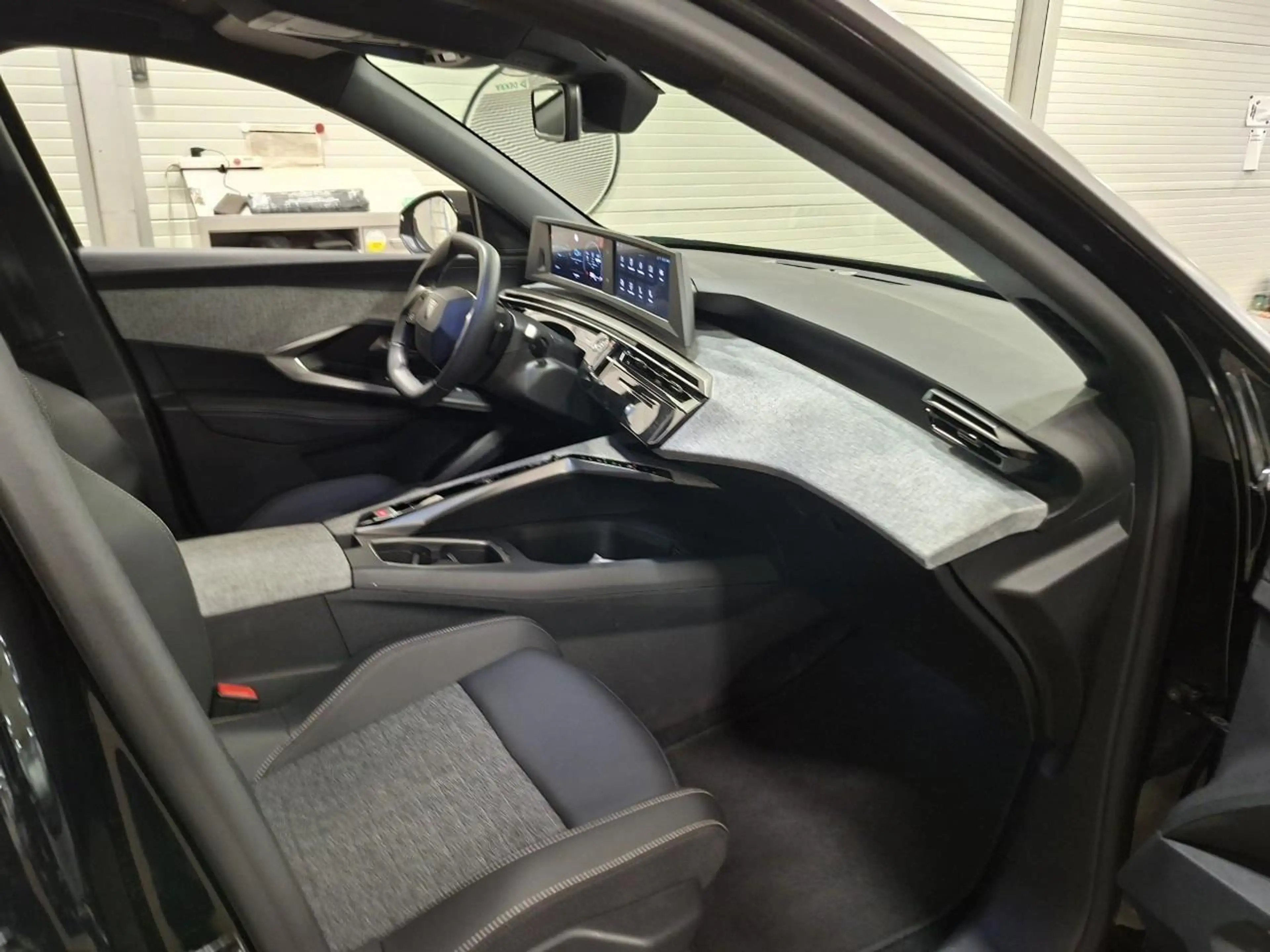 Peugeot 3008 Hybrid 145 e-DSC6*Allure*Kamera*Shz*TLeder* — photo 11