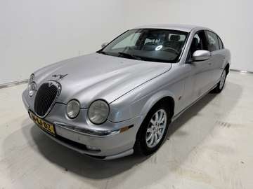 cars 3.0 V6 Executive