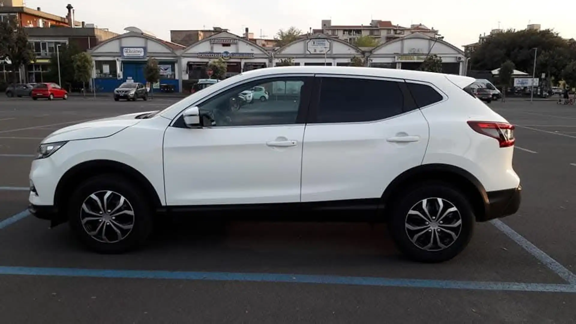 Nissan Qashqai Qashqai 1.2 dig-t Visia 115cv xtronic Bianco - 2