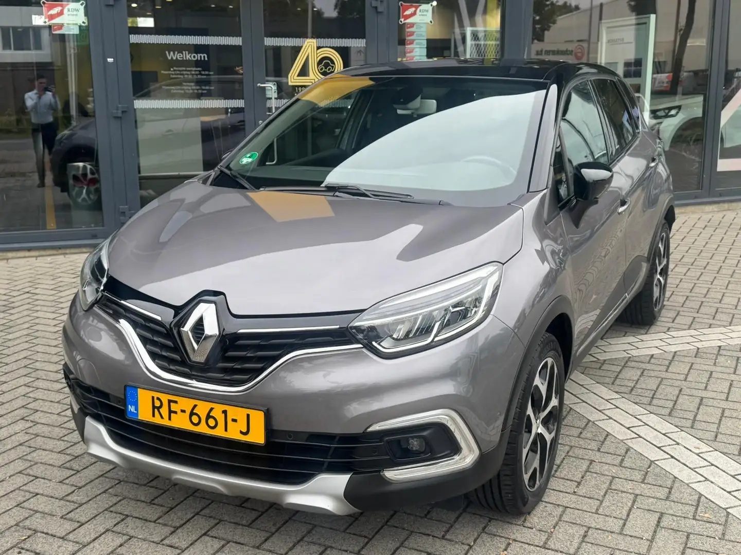 Renault Captur TCe 90 Intens | 1e eigenaar | NL-auto | Dealer ond Grijs - 2