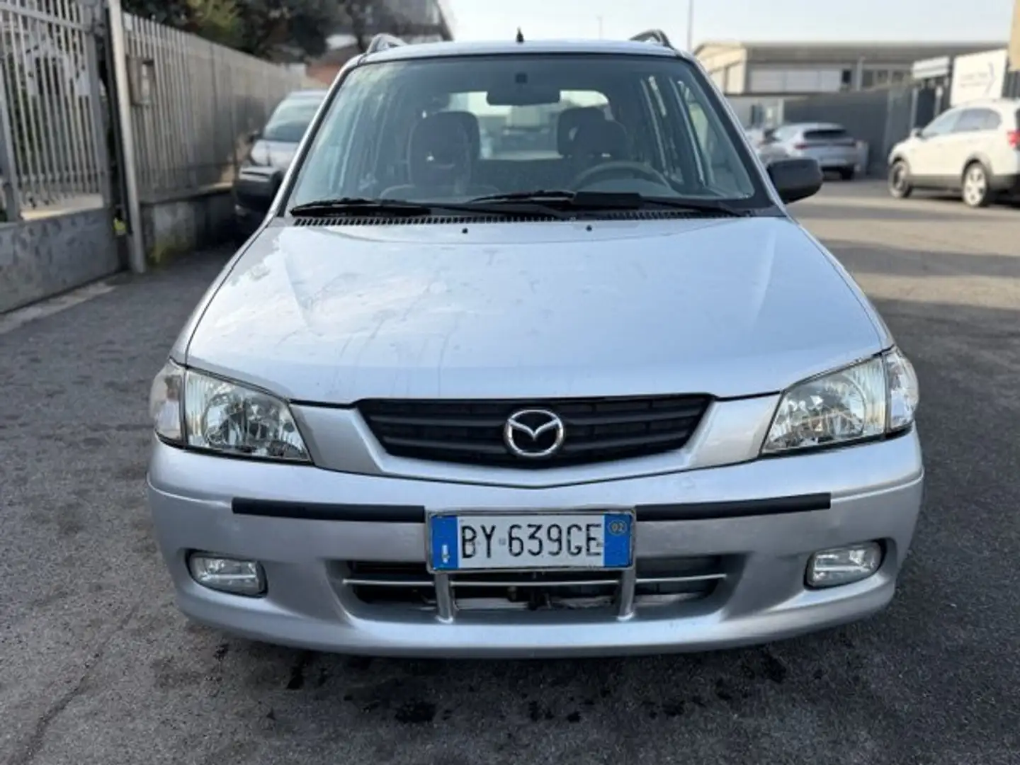 Mazda Demio Demio 1.5 16v Silber - 2