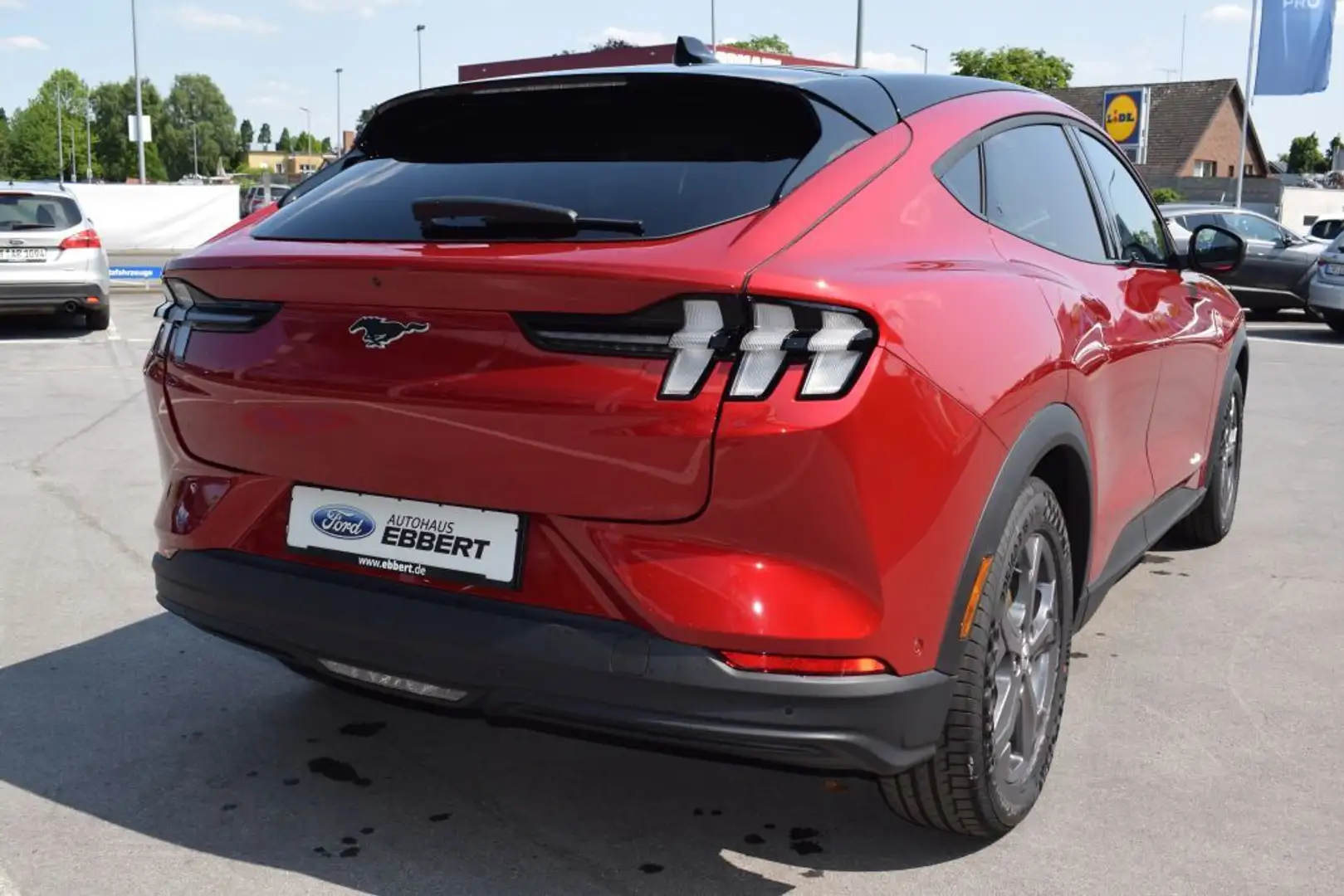 Ford Mustang Mach-E RWD Technologie-Paket, Panorma Rot - 2