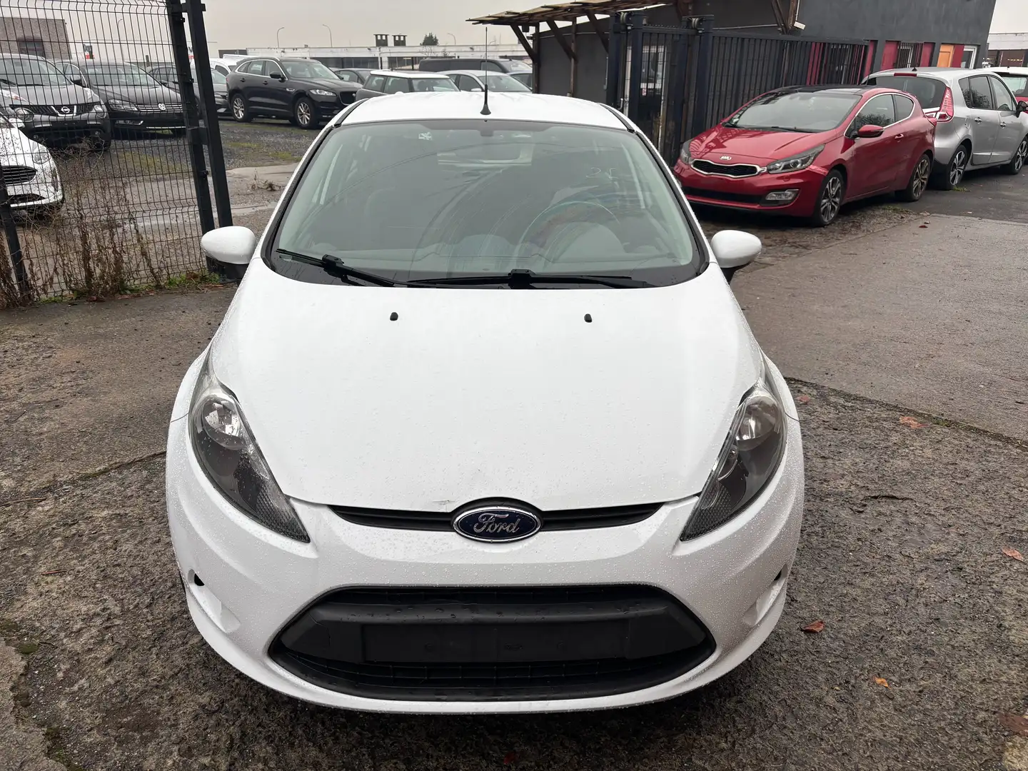 Ford Fiesta Fiesta 1.25i Weiß - 1