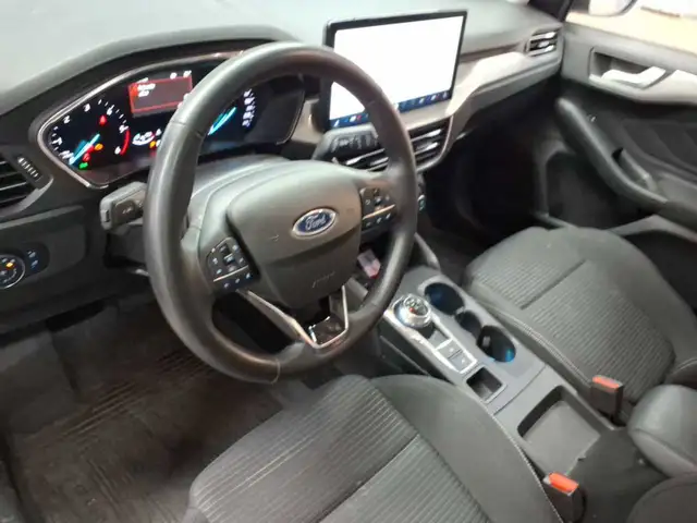 Ford Focus view 9