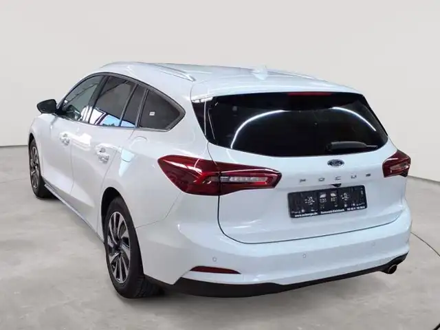 Ford Focus view 5