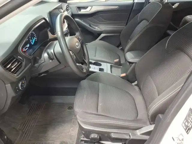 Ford Focus view 7