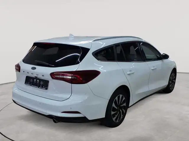 Ford Focus view 4