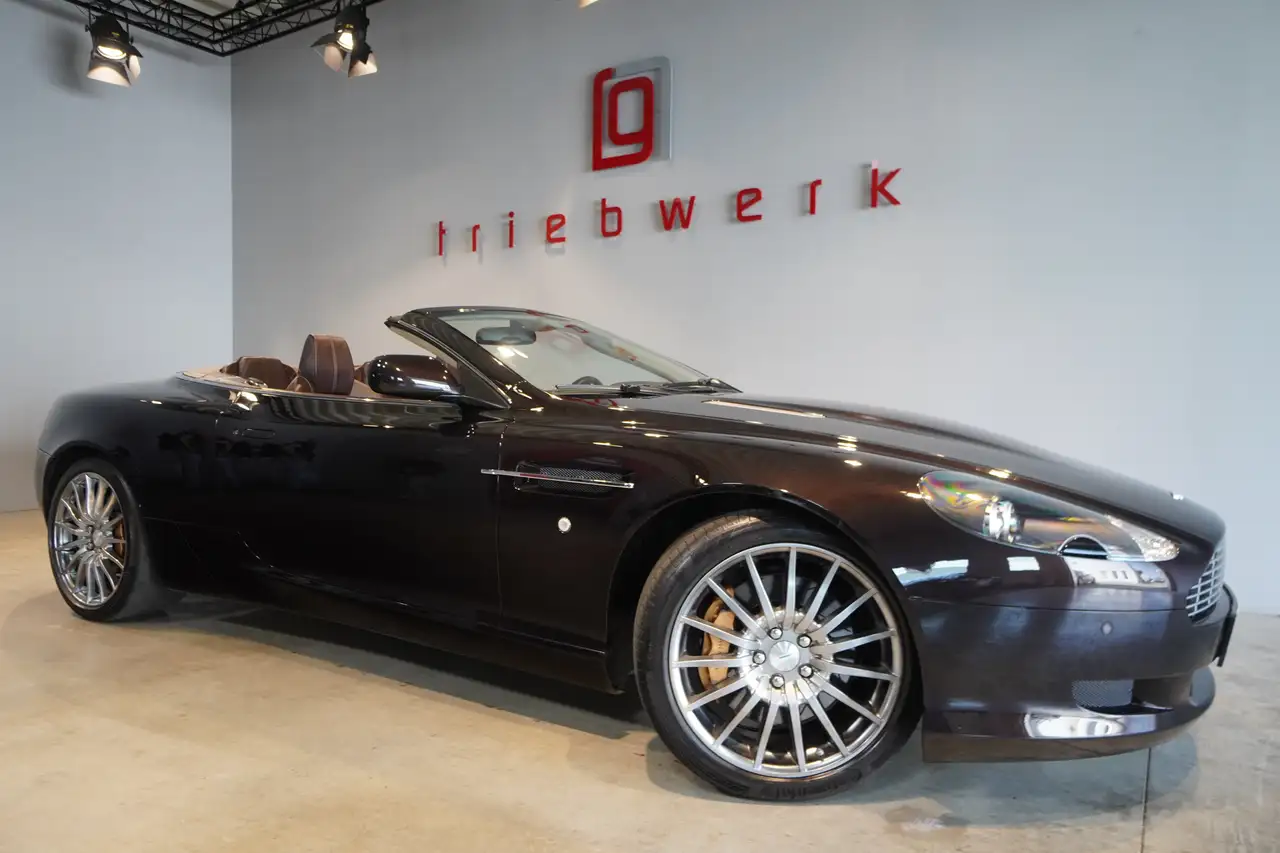 Aston Martin DB9