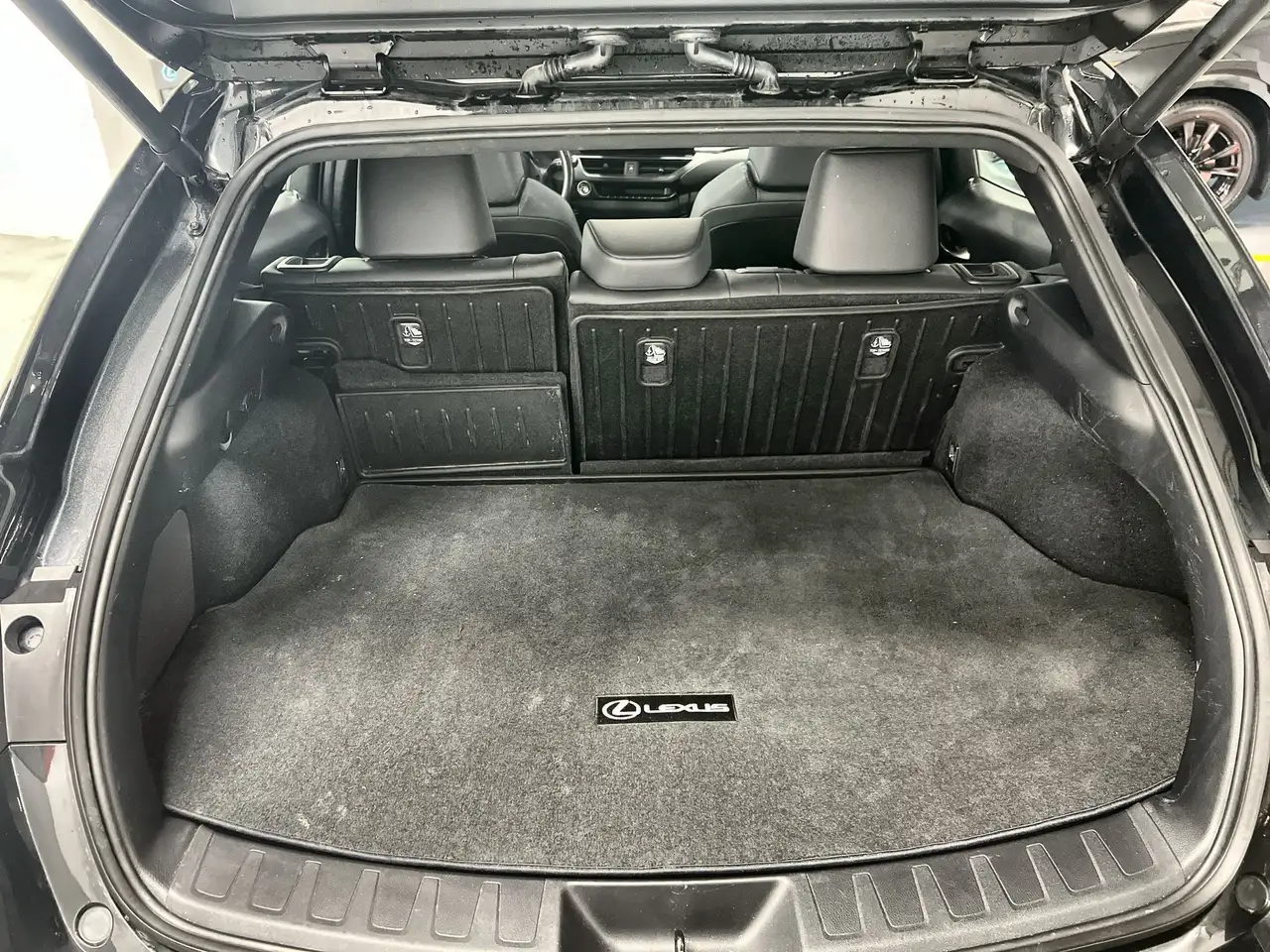 Lexus UX снимка Lexus UX