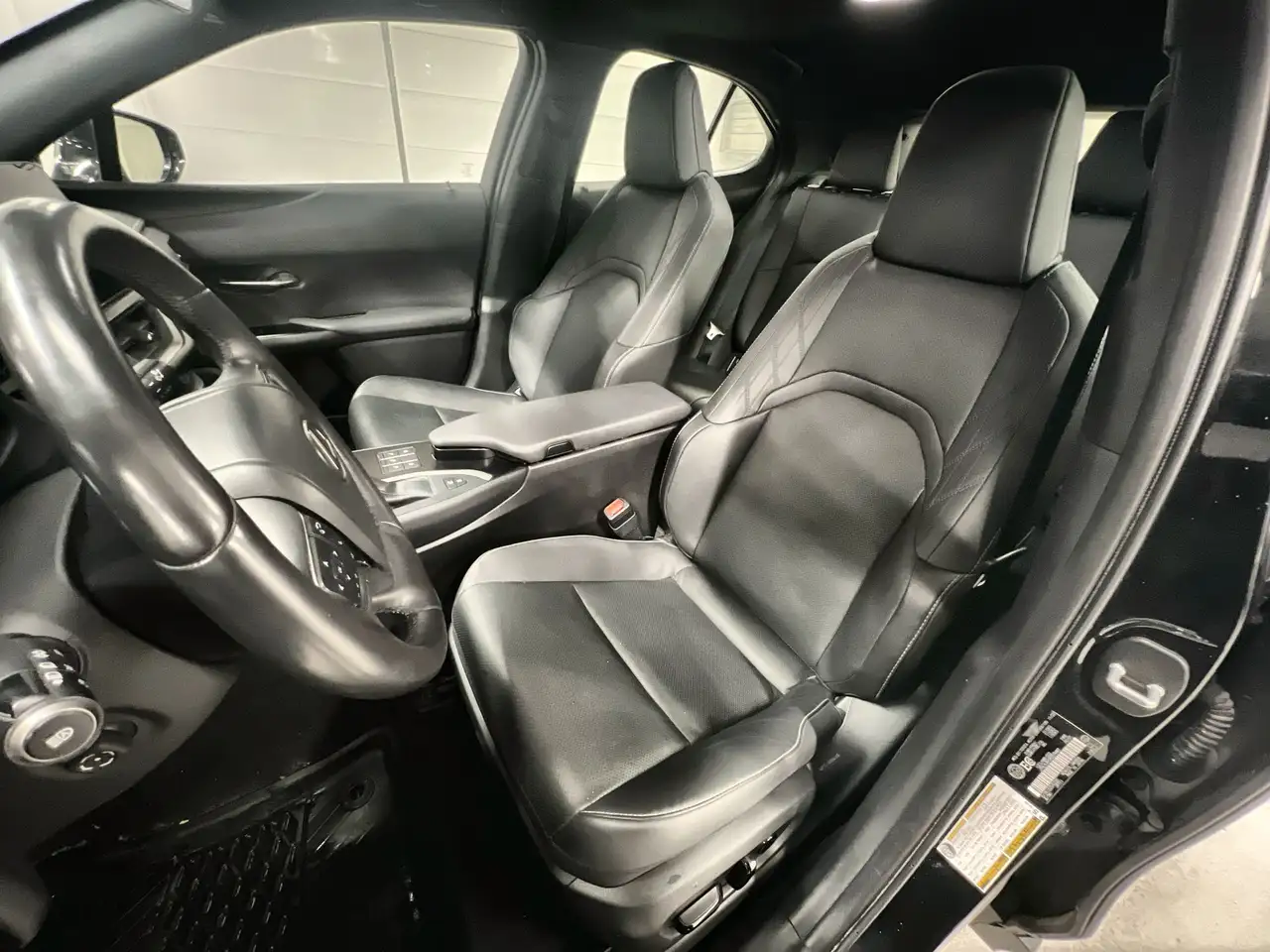 Lexus UX снимка Lexus UX