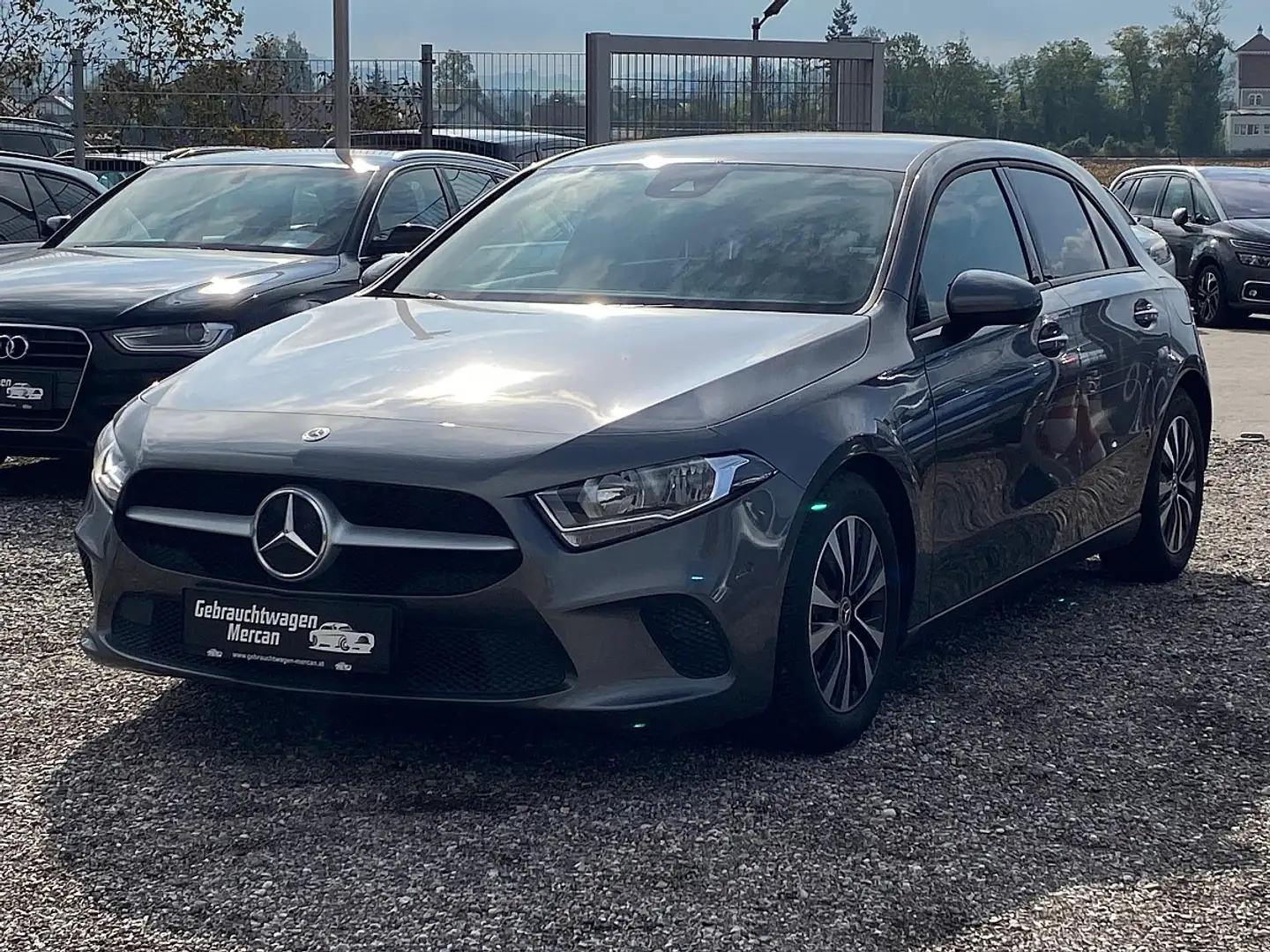 Mercedes-Benz A 180 d Aut. Grau - 1