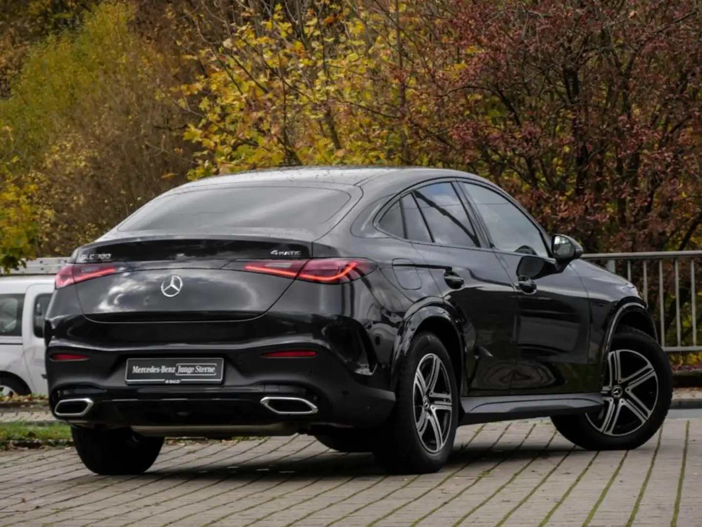 Mercedes-Benz GLC 300 4MATIC Coupé +AMG+MBUX+Sitzklima+Pano Grau - 2