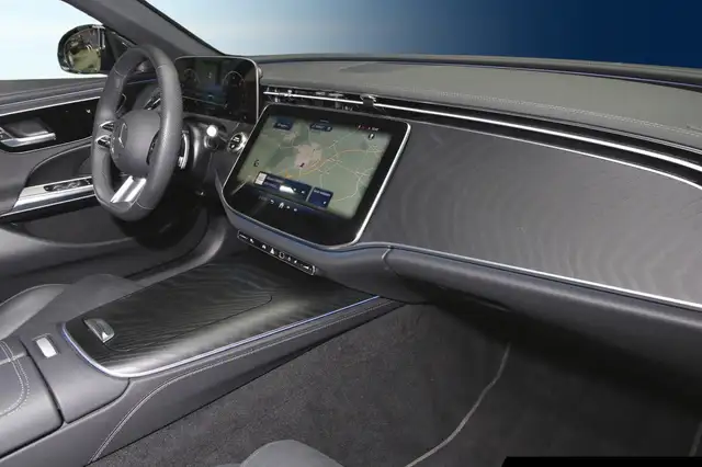 Mercedes-Benz E-Class view 7