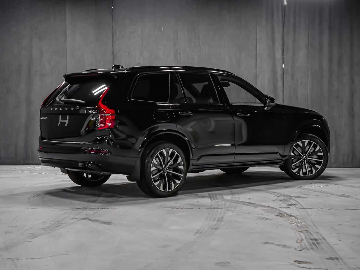 2026 Volvo XC90 Plus 7-Seater (Dark Theme) alt 4