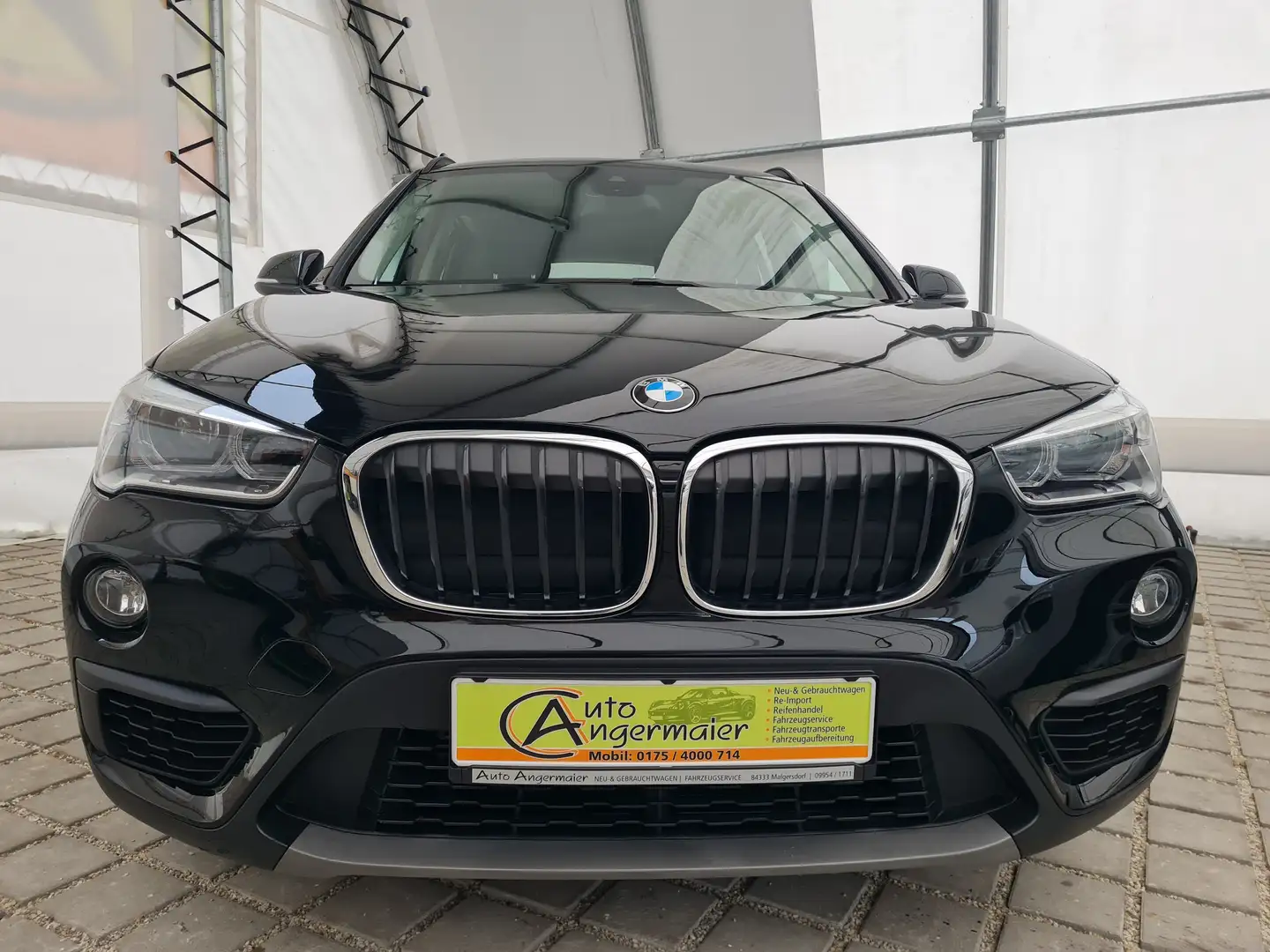 BMW X1 sDrive 18 d Advantage Schwarz - 2