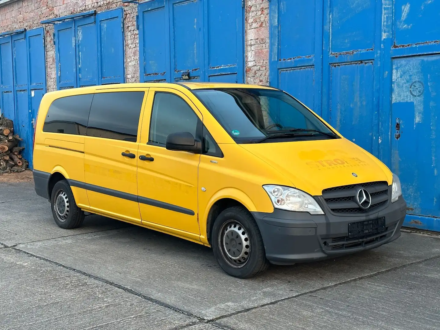Mercedes-Benz Vito Kombi 113CDI extralang 8-Sitze Navi Klima PDC AHK Żółty - 1