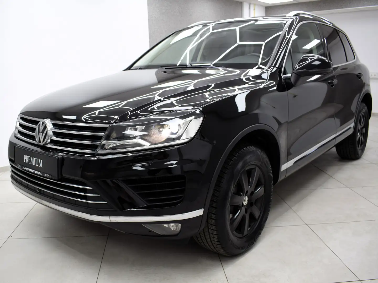 Volkswagen Touareg 3.0 TDI 4M Aut. Design-Paket Pano 360° Negro - 2