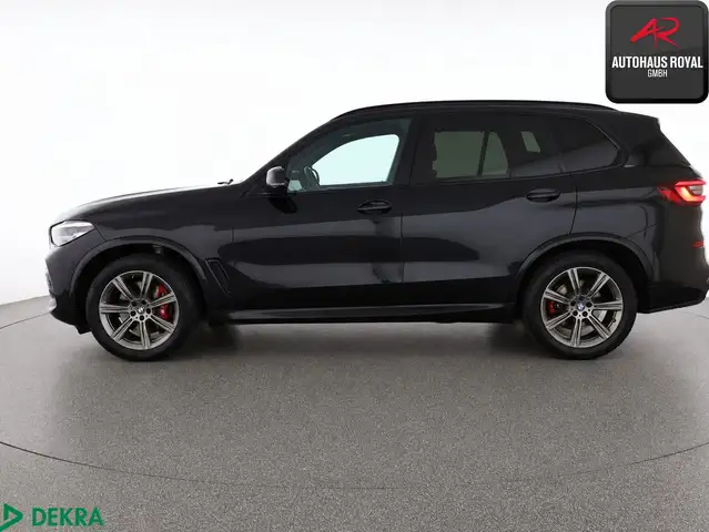 BMW X5 view 2