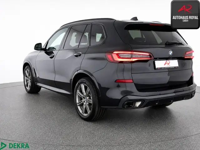 BMW X5 view 3