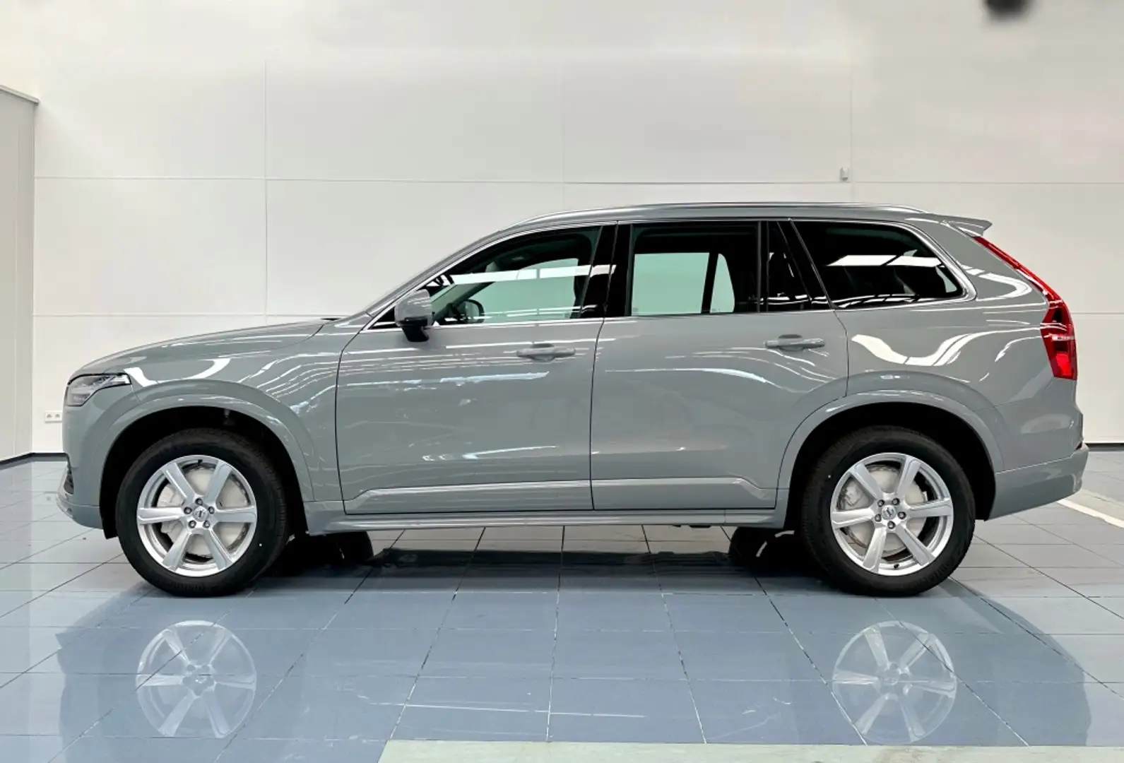 Volvo XC90 B5 Core AWD Aut. Gris - 2