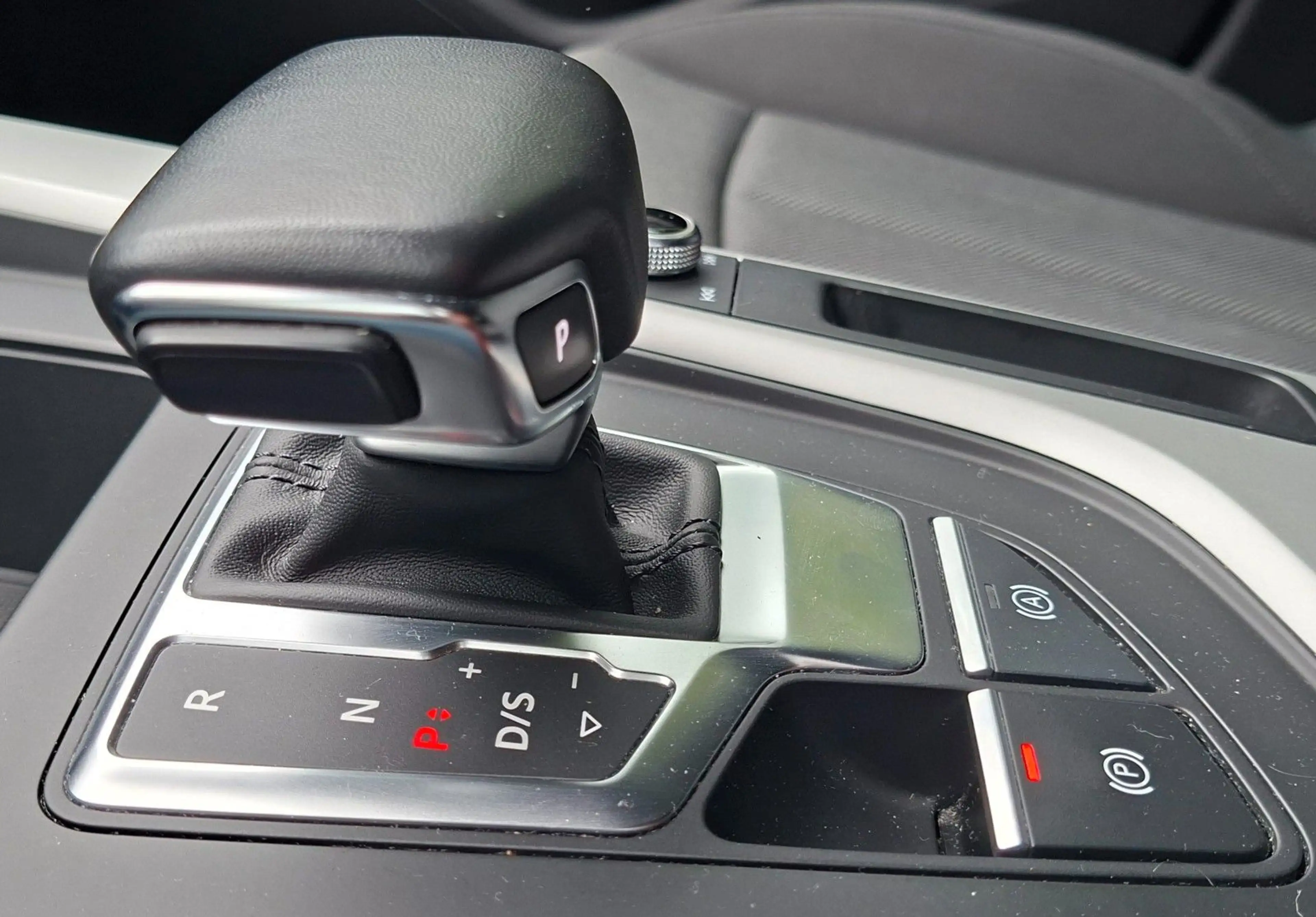Audi A4 Avant 35 TDI advanced/MATRIX/ — photo 14