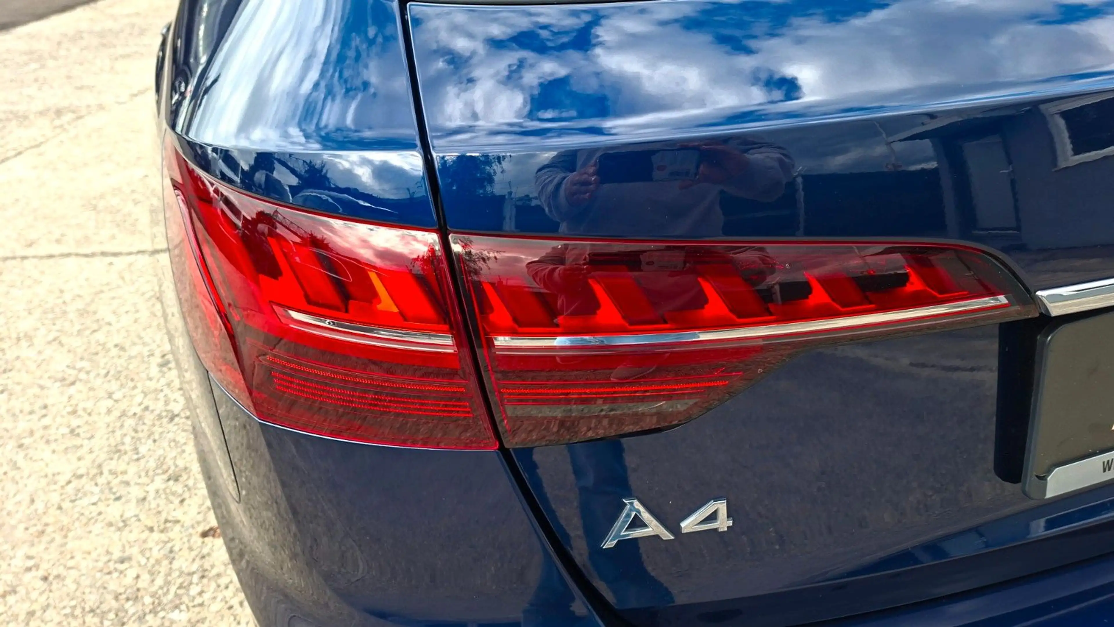 Audi A4 Avant 35 TDI advanced/MATRIX/ — photo 9