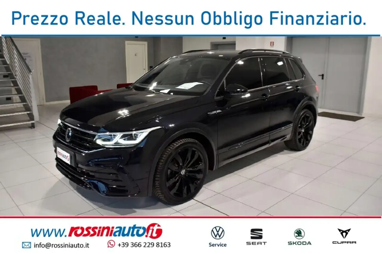Volkswagen Tiguan 2.0 TDI 150 CV DSG 4MOTION R-LINE + BLACK STYLE PACK + CERCHI 20 SUZUKA TOTAL BLACK + EASY OPEN/CLOSED PACK — photo 1 of 15
