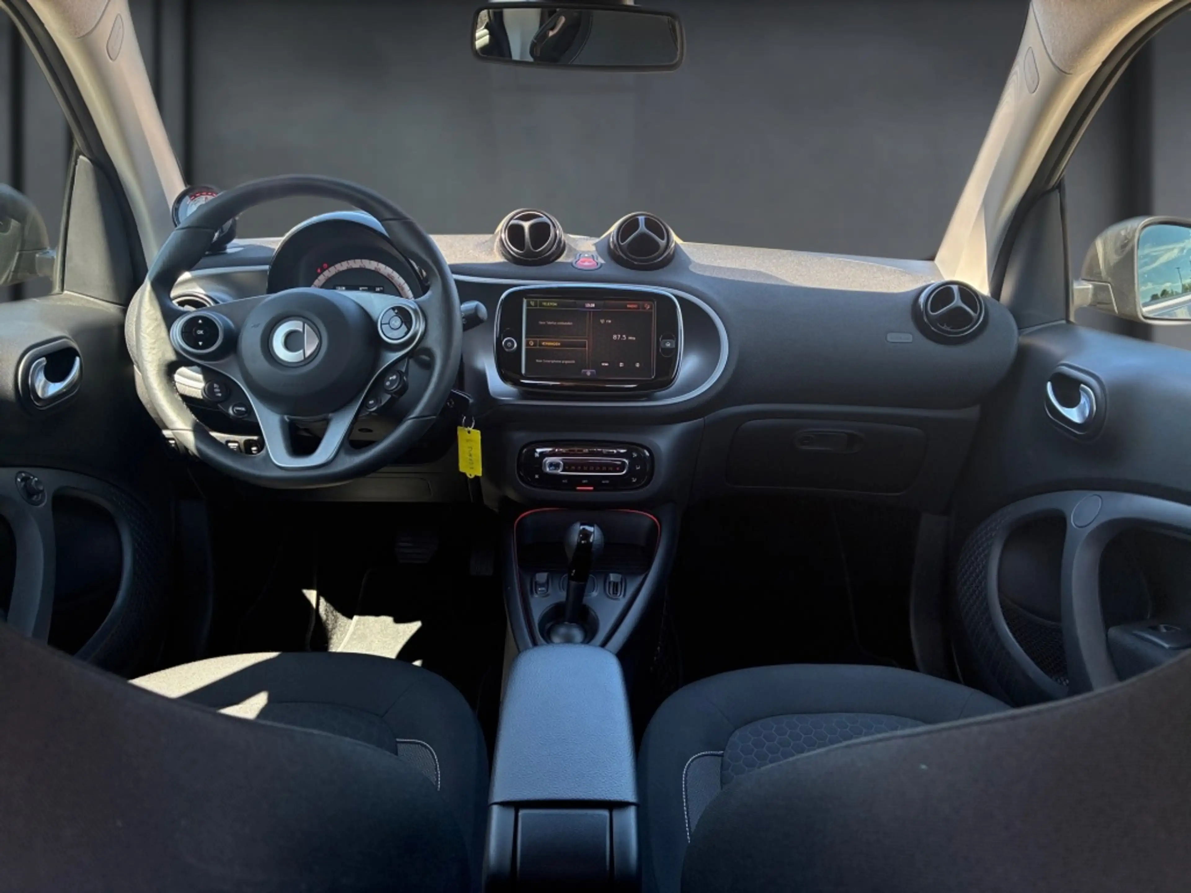 smart forTwo EQ Exclusive 22KW LeasAb239€net0Anz — photo 14
