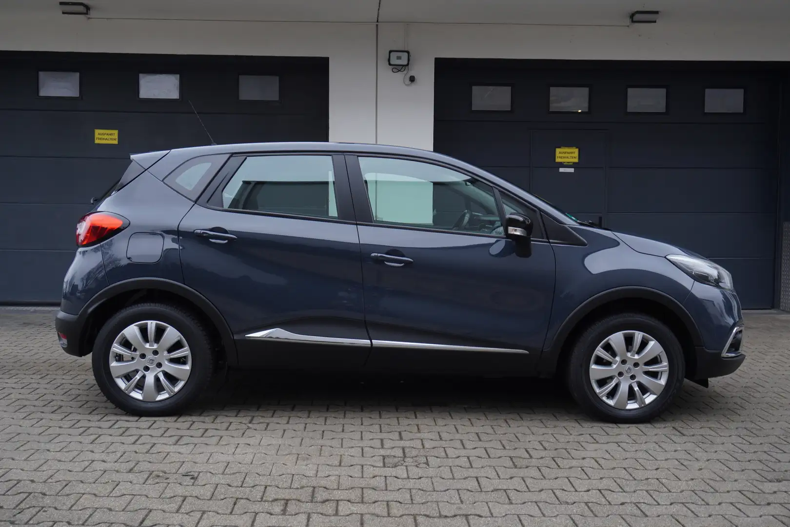 Renault Captur 0,9 TCe Experience KLIMA+ALU+PDC+TEMPOMAT+1Hd+EUR6 Blau - 2