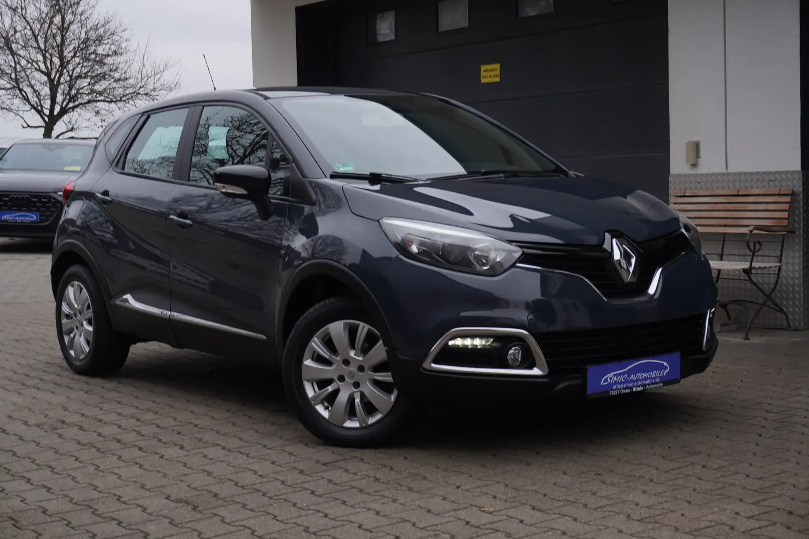 Renault Captur 0,9 TCe Experience KLIMA+ALU+PDC+TEMPOMAT+1Hd+EUR6 Blau - 1