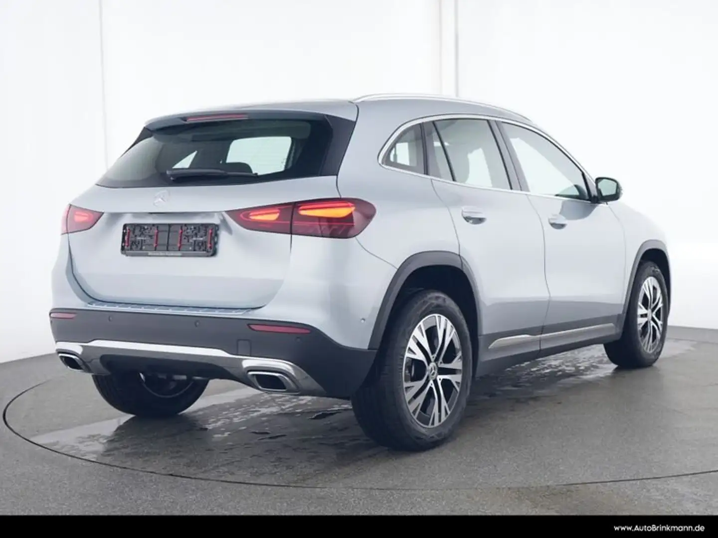 Mercedes-Benz GLA 180 GLA 180 PROGRESSIVE/ADVANCED/KAMERA/NAVI/MBUX LED Plateado - 2