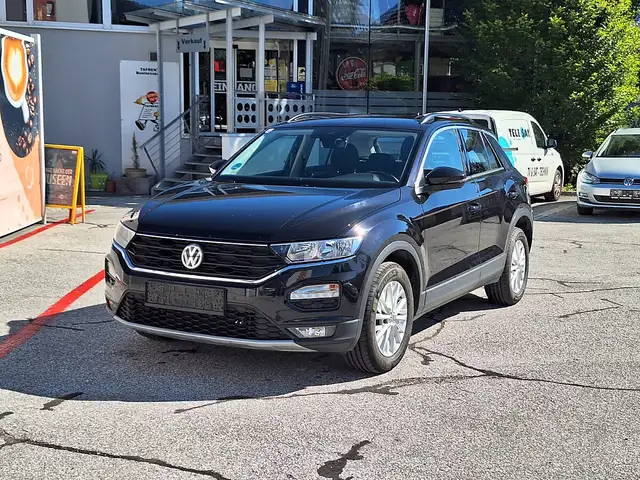 Volkswagen T-Roc view 4