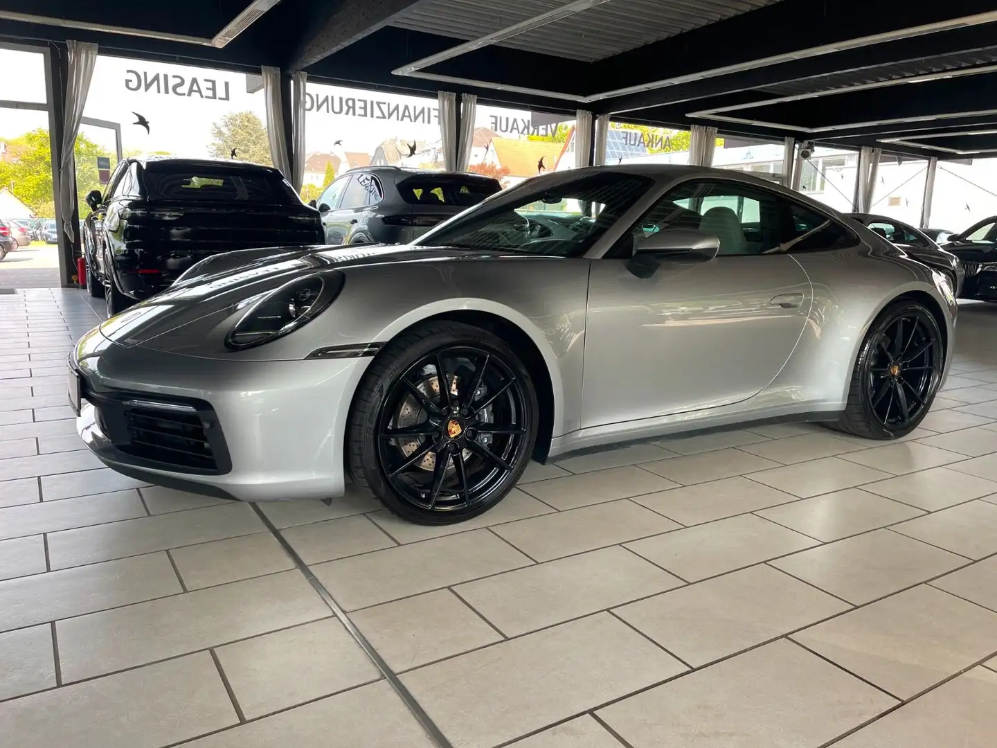 Porsche 992 Carrera Coupé SPORTABGAS BOSE 14WEGE CAM DAB Argent - 2