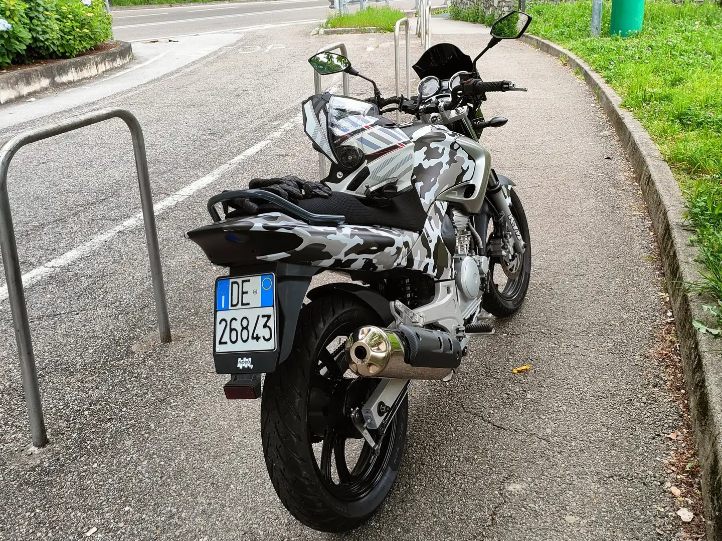 Yamaha YBR 250 Gris - 1