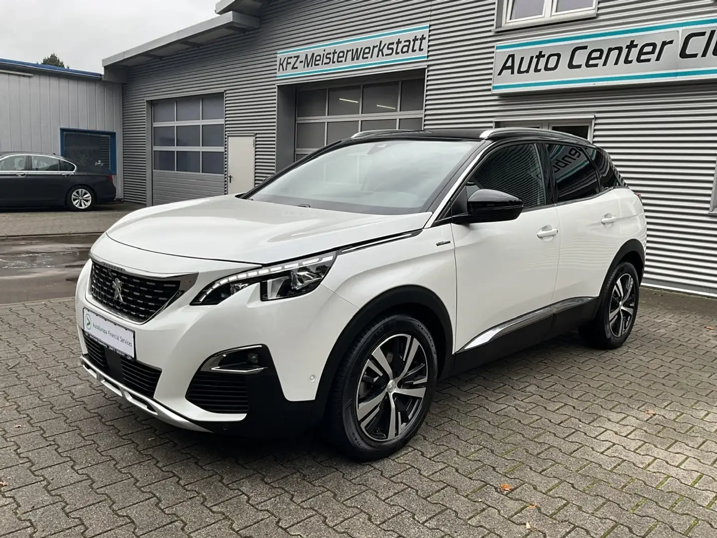 Peugeot 3008 1,6 PureTech "Allure" GT-Line Automatik Weiß - 1